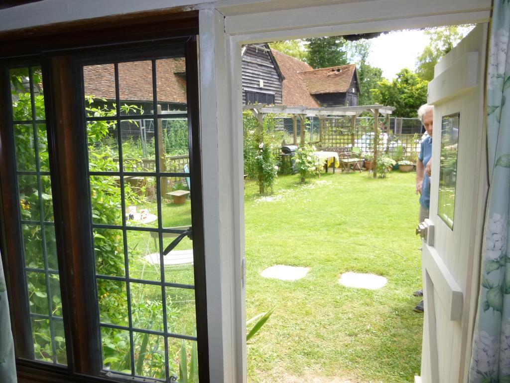 Church Hall Farm Bed And Breakfast Broxted Bilik gambar