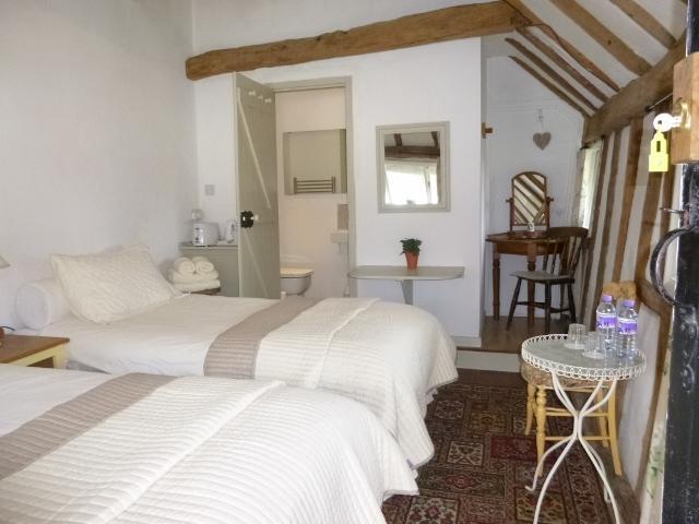 Church Hall Farm Bed And Breakfast Broxted Bilik gambar